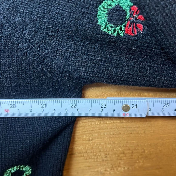Orvis Vintage Womens 100% Wool sweater button cardigan Christmas Wreaths M party - Picture 2 of 7